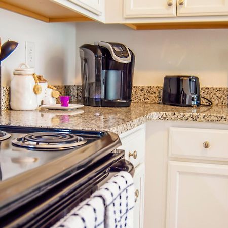 Cozy Condo, Minutes From Broadwy, Sleeps 5 Nashville Ngoại thất bức ảnh